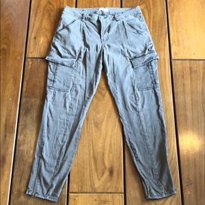 🌺cargo pants size 8